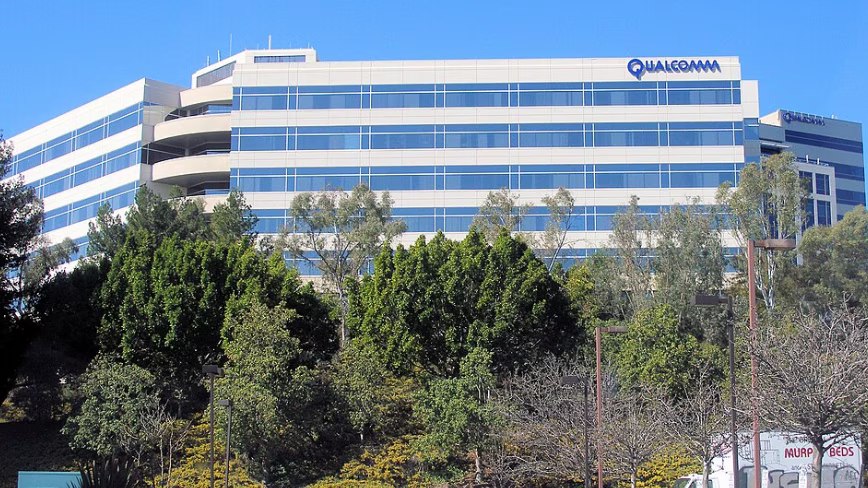 Qualcomm headquarters in San Diego in an archival photograph by Coolcaesar