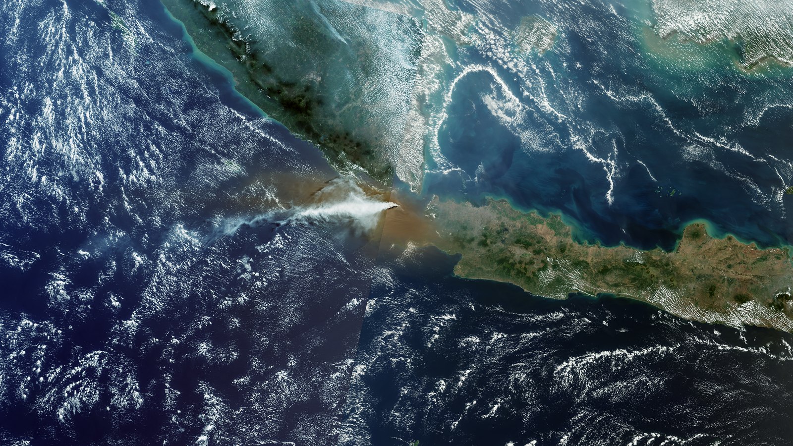 Sentinel-3 satellite image of the Anak Krakatau volcanic plume on September 5, 2026